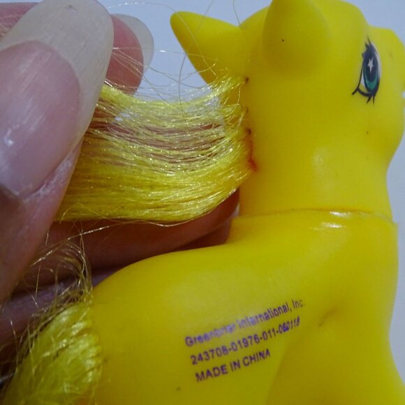 Greenbrier International Yellow Pony Figurine With Purple Hearts Plastic - Picture 6 of 10